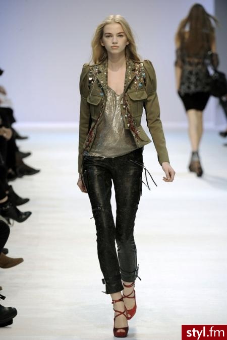Projekt: Chloe (wiosna/lato 2010). Projekt: Chloe (wiosna/lato 2010) - Pozostałe Ciuchy Moda