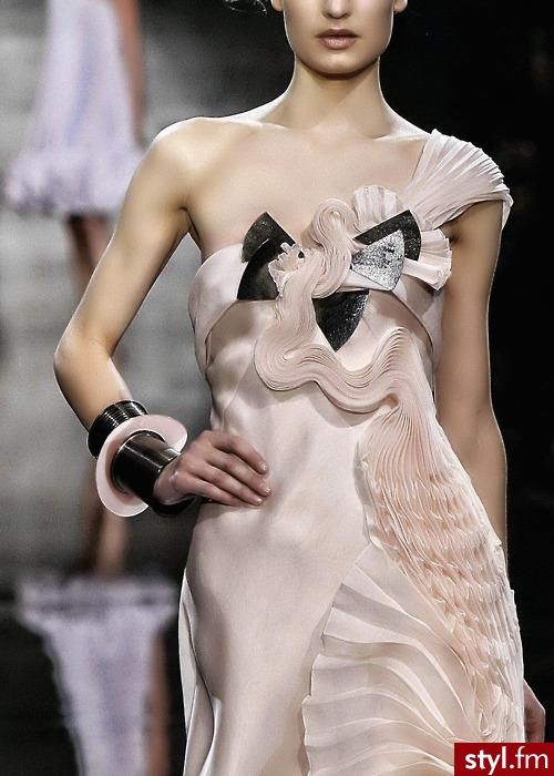 Sukienki Moda