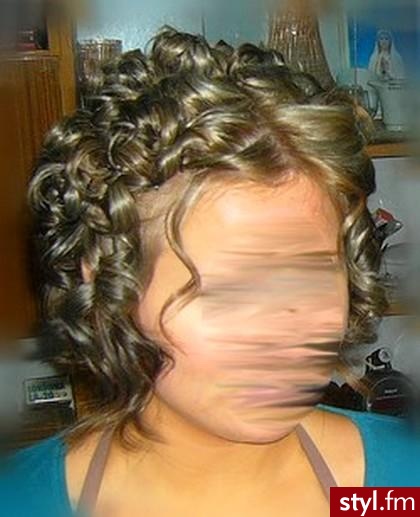 Wieczorowe Średnie Fryzury
