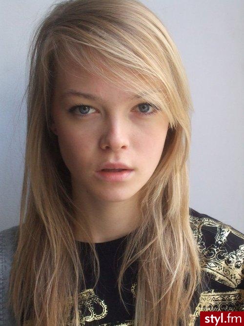Średnie Fryzury