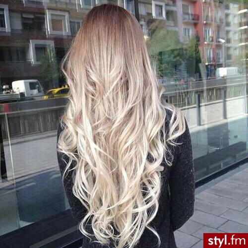 Blond Rozpuszczone Kręcone Na co dzień Długie Fryzury