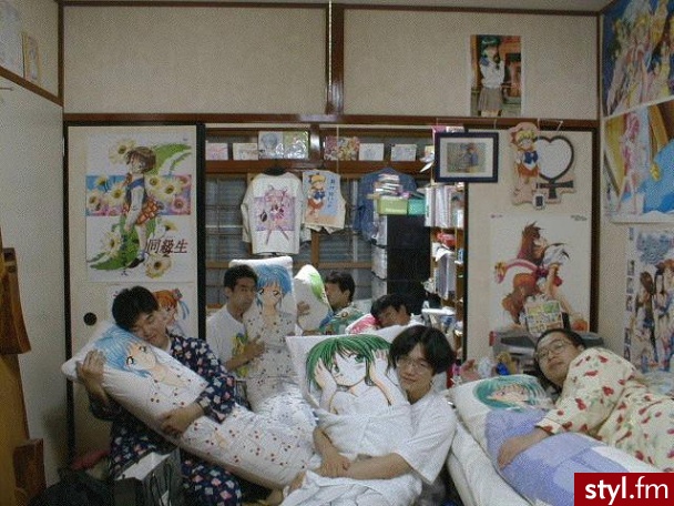 Otaku room!. To nie jest moj pokoj! Jak bedziecie grzeczni to moze swoj pokaze:D no i jako gratisa walnelam maniakalnych otaku :D! - Mój pokój Wnętrza