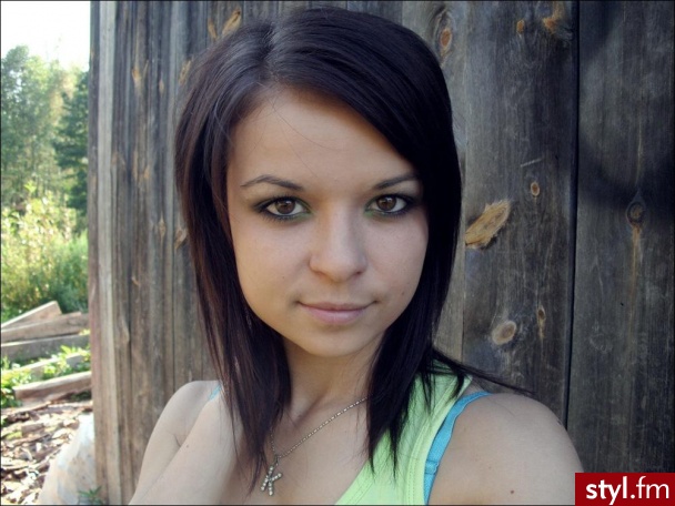 Średnie Fryzury