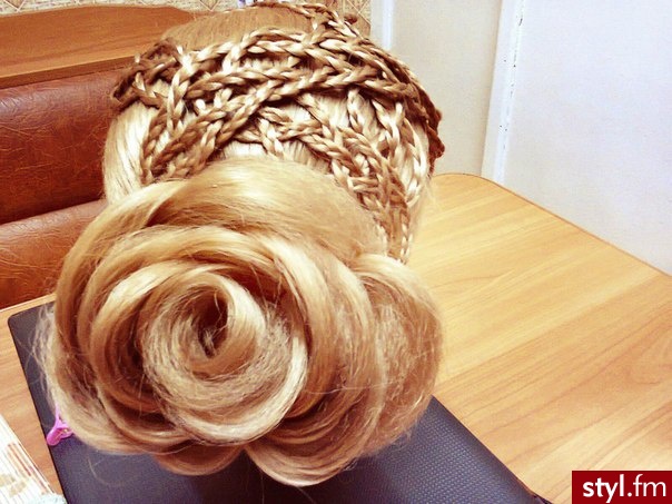 Blond Kok Kręcone Konkursowe, pokazowe Długie Fryzury
