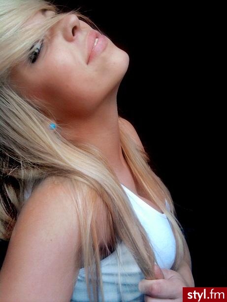 ;p<br> - Blond Rozpuszczone Proste z grzywką Na co dzień Długie Fryzury