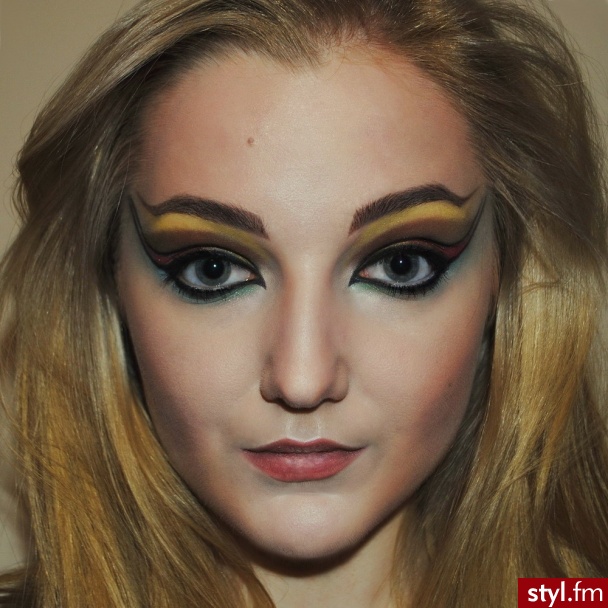 Więcej zdjęć na https://www.facebook.com/Paulina.Ciborowska.Makeup.Hairstyles - Artystyczne Makijaże