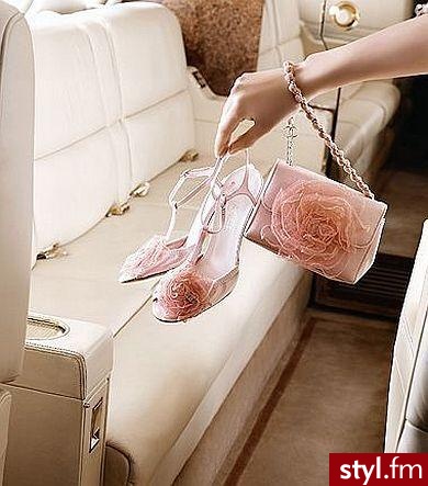 Słodki zestaw od Chanel. Cena torebki to $2 995, czyli około 7 270 zł. - Pozostałe Dodatki Moda