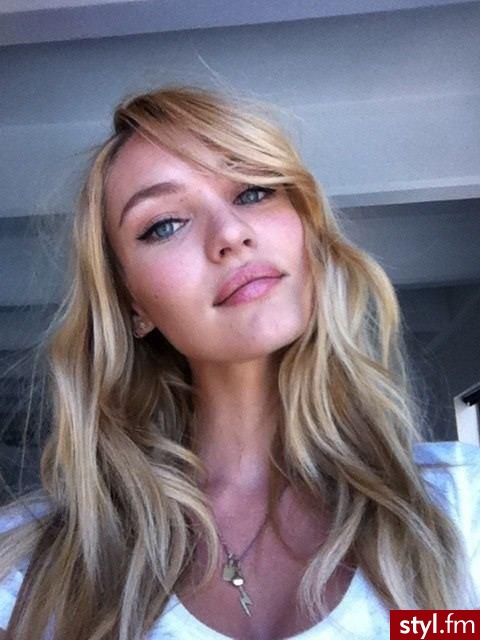 Blond Rozpuszczone Kręcone z grzywką Na co dzień Długie Fryzury