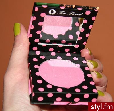 makijaż. Too Faced
Brightning Blush - La Vie en Rose - Makijaże