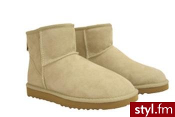 Ugg Boots xD
Mam ciemno brazowe :)Moje najwygodniejsze buty :P
POLECAM! - Pozostałe Buty Moda