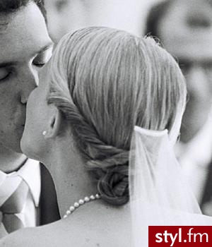 prosta ślubna - Ślubne Średnie Fryzury