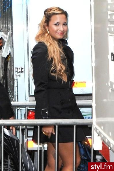 Demi Lovato - Płaszcze Okrycia Moda