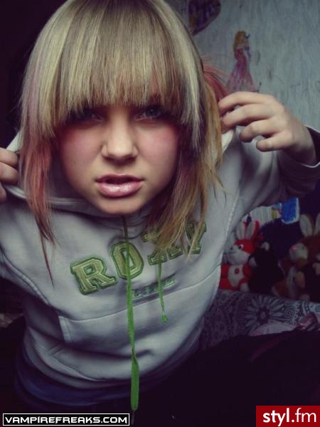 Średnie Fryzury