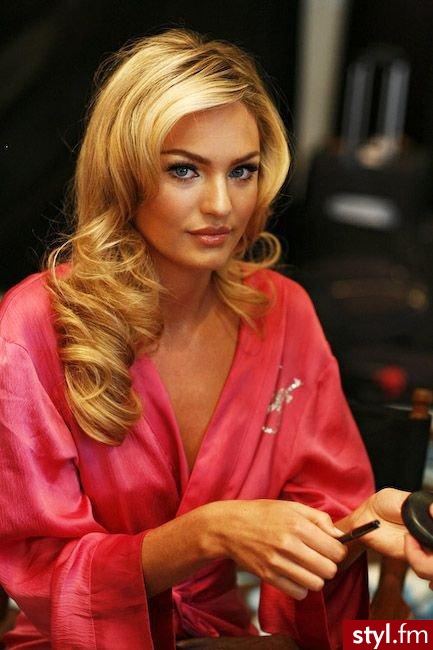 Kręcone Na co dzień Średnie Fryzury