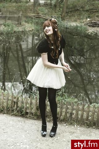 Jeżeli zdjęcie znajduje się już w galerii poproszę o link - Moda uliczna Inne Moda