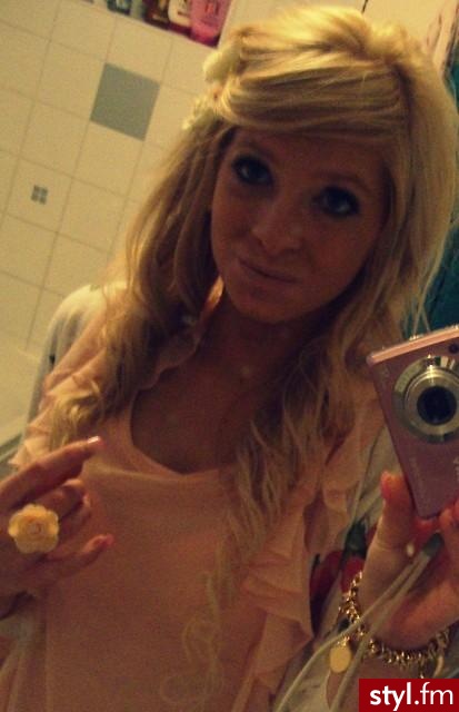 kręcone - Kręcone Na co dzień Średnie Fryzury