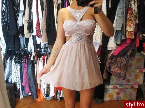 Sukienki Moda