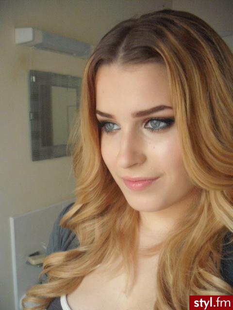 Blond Rozpuszczone Kręcone Na co dzień Długie Fryzury