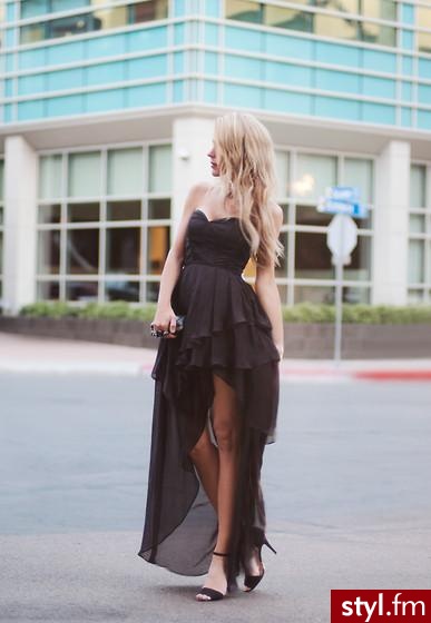 piękna kiecuszka :) - Moda uliczna Inne Moda