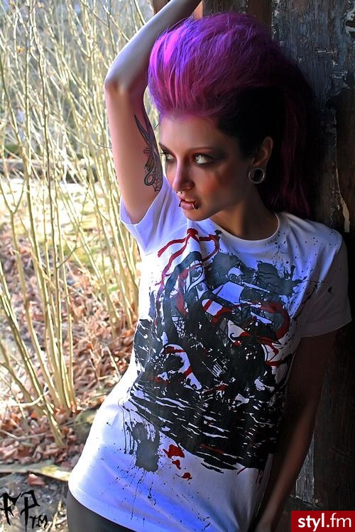 Amanda Jean. Jeśli zdjęcie znajduje się w galerii, proszę napisać. - Moda uliczna Inne Moda