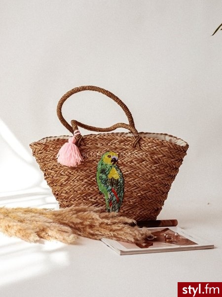 * miękki kosz plażowy
* trapezowy kształt
* owalne dno
* plecionka ze słomy
* wewnątrz podszewka zapinana na zamek
https://roseboutique.pl/ - Torby podróżne Torebki Moda