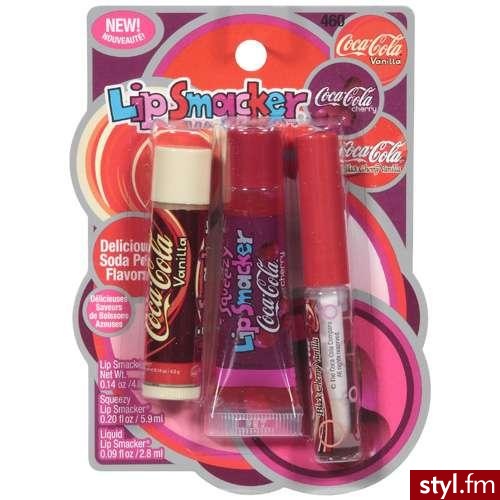 Firma Lip Smacker oferuje nam zestaw 3 błyszczyków o smaku/zapachu dobrze znanej każdemu Coca-Coli - Misz-masz