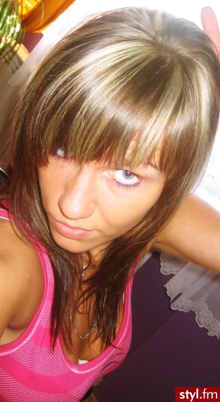 Średnie Fryzury