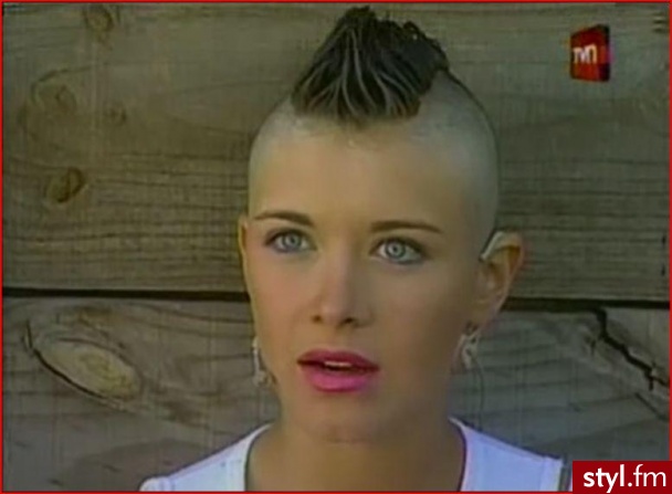 Carla Jara - Irokez damski Proste Na co dzień Średnie Fryzury