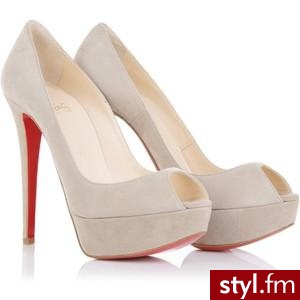 BANANA 140 SUEDE PEEP-TOES - Christian Louboutin - Polyvore. Pobrano ze strony: http://www.polyvore.com/banana_140_suede_peep-toes/thing?id=28286460 - Pozostałe Buty Moda