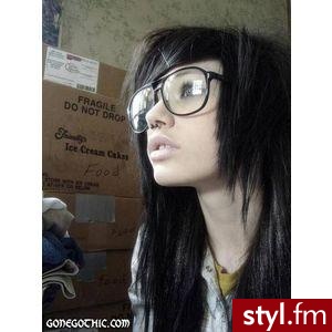jeśli jest w katalogu to usunę,tylko daj link ;P - EMO Alternatywne Średnie Fryzury