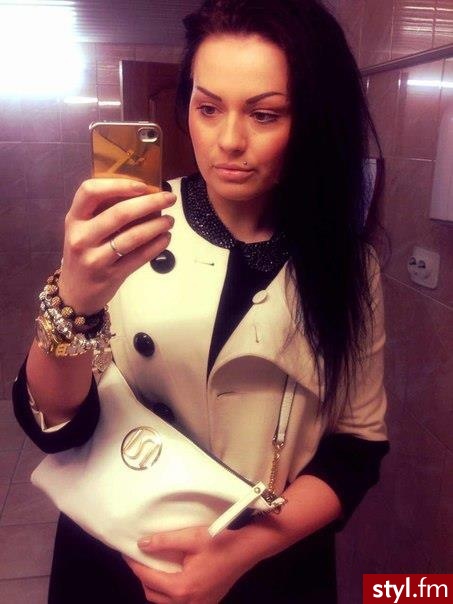 Masha Andreea - Średnie Fryzury