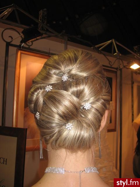 Wieczorowe Średnie Fryzury