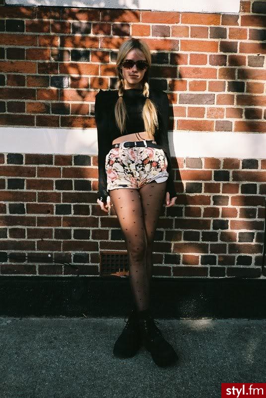 Jeżeli zdjęcie znajduje się już w galerii poproszę o link - Moda uliczna Inne Moda