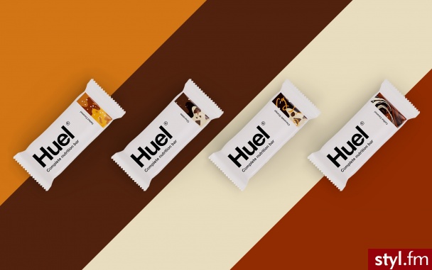Huel, najszybciej rozwijająca się marka produktów żywieniowych na świecie, ogłosiła wprowadzenie batonów Huel do Polski. Nowe batony mają 200 kalorii, a w tym 26 witamin, minerałów i są wegańskie. Cztery nowe, pyszne smaki już na www.huel.com - Sport i fitness