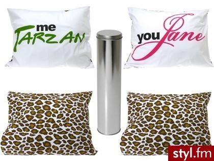 Luksusowy zestaw dwóch poszewek na poduszki dla zakochanych.

Z przodu znajdują się napisy "Me Tarzan" (Ja Tarzan) i "You Jane" (Ty Jane). Na odwrocie nadruk w centki leoparda. Cena: 79 zł / zauważyłam, że ktoś z nudów polubił dawać  - Misz-masz