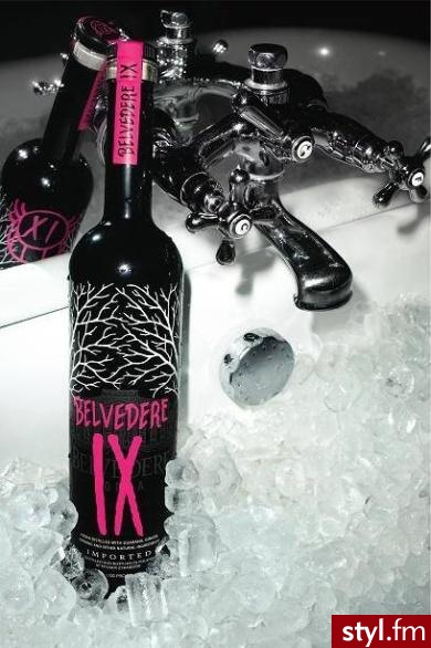 Wódka Belvedere IX 
0,7 litra - 430 zł 
1,5 litra – 920 zł - Gadżety Inne Moda