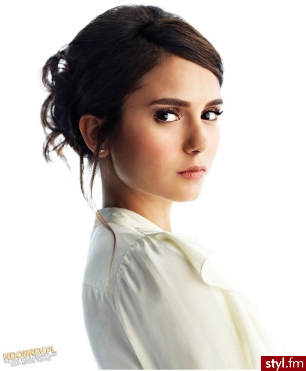 Nina Dobrev - Brązowe Upięcie Proste Na co dzień Długie Fryzury