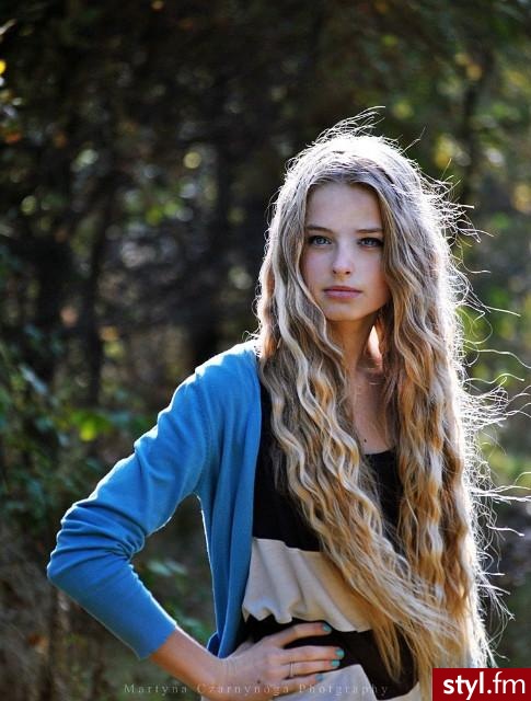 Blond Rozpuszczone Kręcone Na co dzień Długie Fryzury
