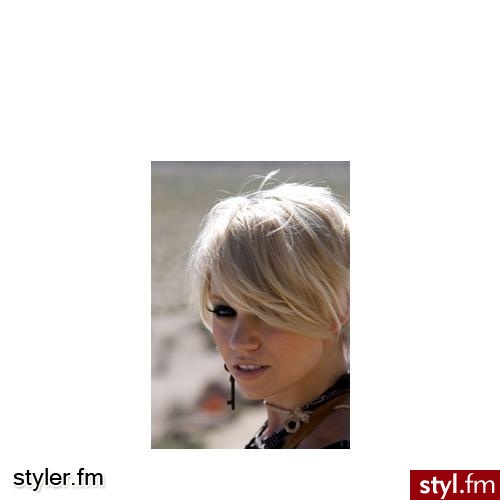 Moja Fryzurka. em moja fryzurka jak nie widac mam krótkie włoski ;D - Styler
