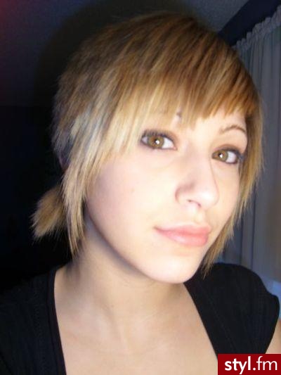 Średnie Fryzury
