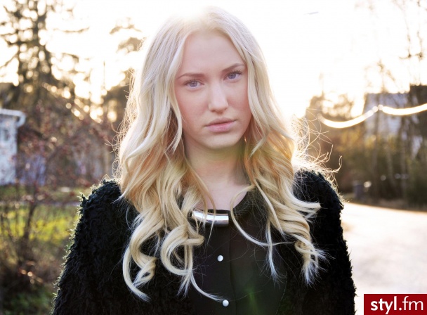 Blond Rozpuszczone Kręcone Na co dzień Długie Fryzury