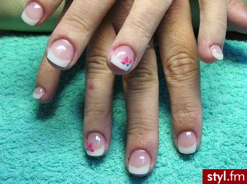 Autor: iga4 french white <an>. Autor: <b>iga4</b><br /> przedluzone french white - Paznokcie