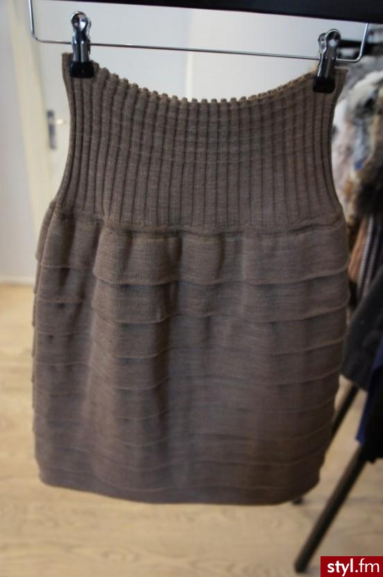 Sukienki Moda