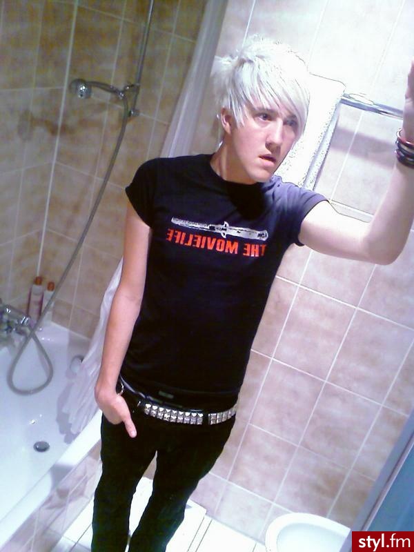 Sean Smith z The Blackout <333 - Średnie Męskie Fryzury