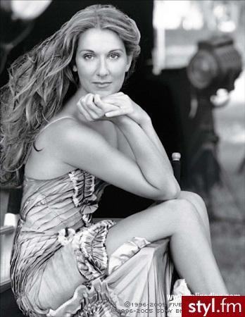 Celine Dion - Kręcone Na co dzień Średnie Fryzury