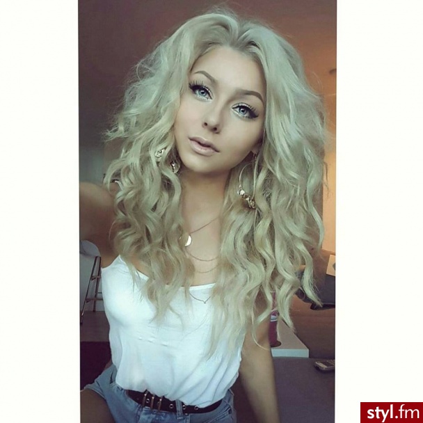 Blond Rozpuszczone Kręcone Na co dzień Długie Fryzury