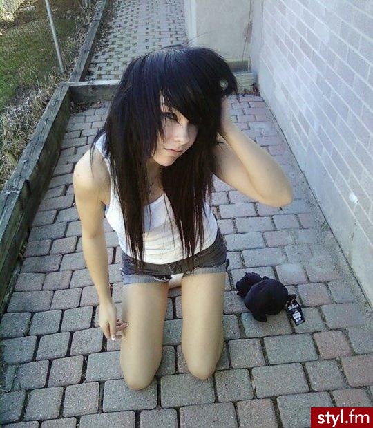 Czarne EMO Alternatywne Długie Fryzury