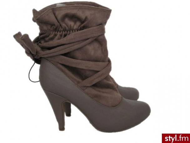 BOTKI

www.allegro.pl - Pozostałe Buty Moda