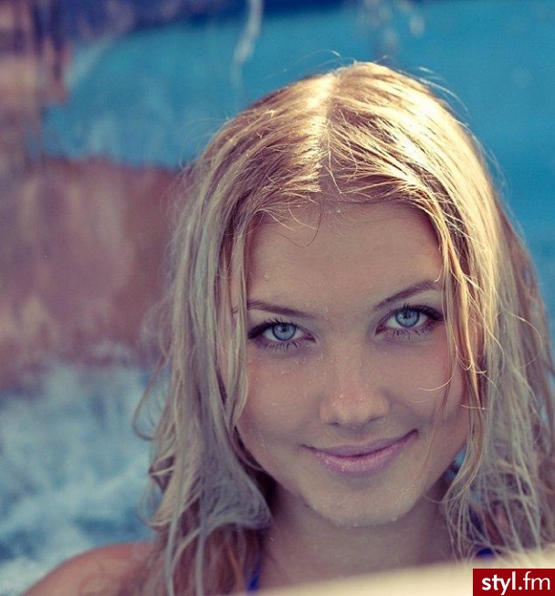 Blond Rozpuszczone Proste Na co dzień Średnie Fryzury