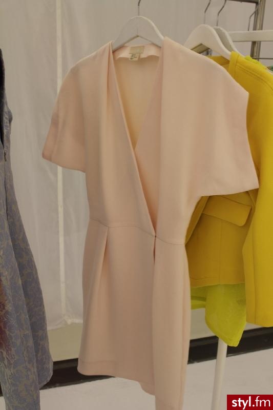 Sukienki Moda